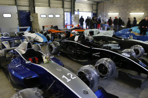 Une écurie de course